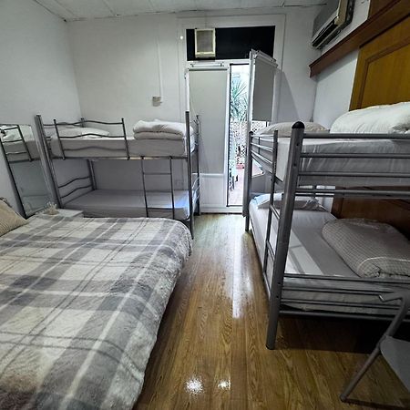 Habitacion Para Grupos Y Familias Hasta 8 Barcelona Luaran gambar